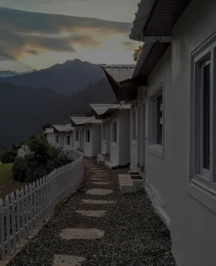 hotel room in badrinath