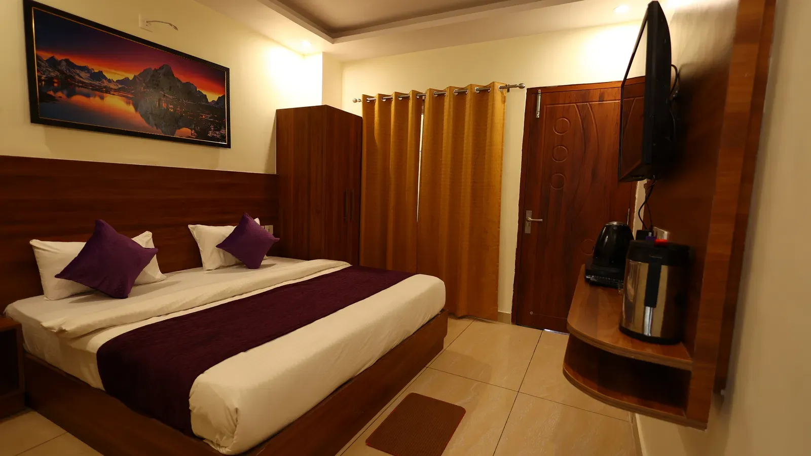Deluxe Room with Breakfast & Lunch/Dinner