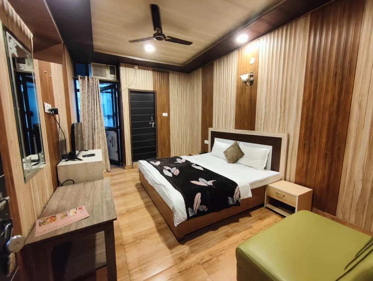 Superior Room with breakfast lunch or dinner